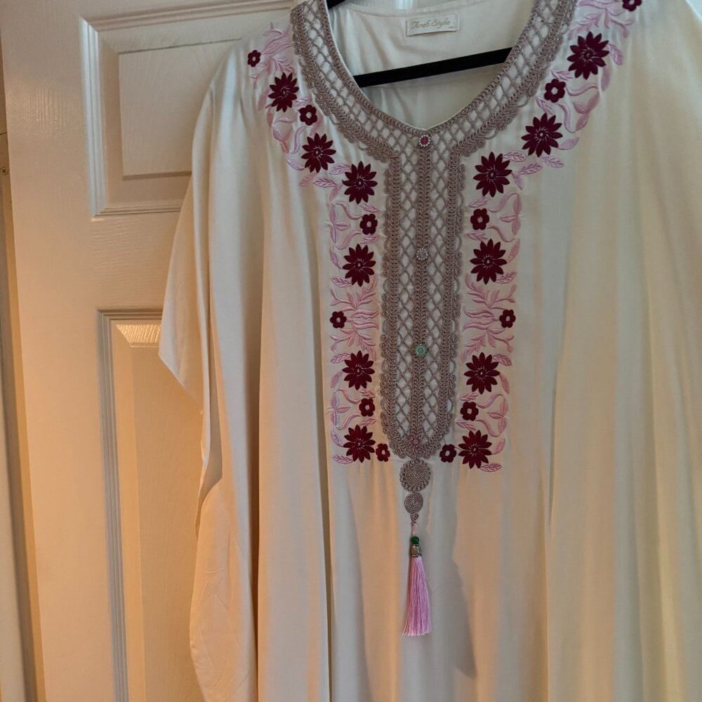 IVORY AND ROSE KAFTAN